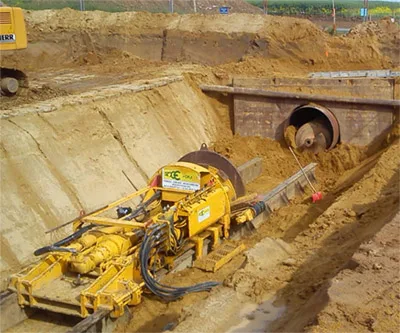 2014-11-microtunnelier-smce-forage-tunnel-microtunnelier-foncage-battage